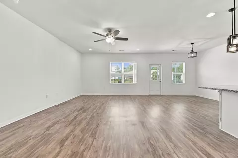 Living - 192 Long Leaf Pine Dr, Conway, SC 29526 photo 2 of 3
