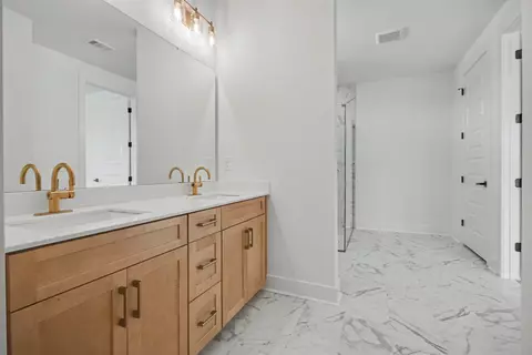 Bath - 3084 Claredon St, Longs, SC 29568 photo 3 of 3