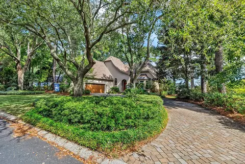 81 Fairway Ln, Pawleys Island, SC 29585