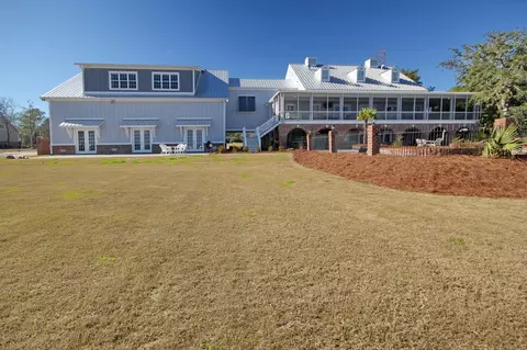 Exterior - 2425 S Bay St, Georgetown, SC 29440 photo 11 of 12
