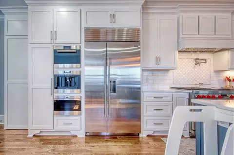 Kitchen - 2425 S Bay St, Georgetown, SC 29440 photo 4 of 8