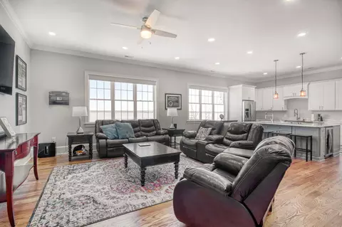 Living - 2425 S Bay St, Georgetown, SC 29440 photo 3 of 4