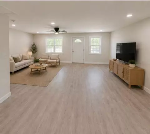 Living - 1744 John St, Conway, SC 29527 photo 4 of 4