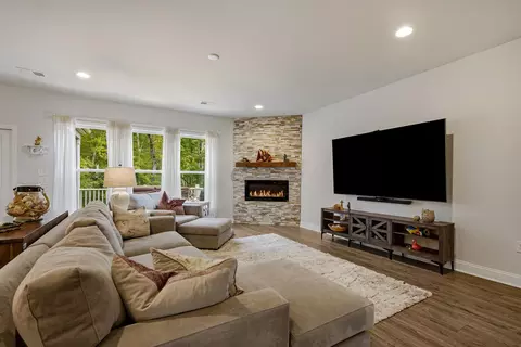 Living - 650 Mccown Dr, Conway, SC 29526 photo 1 of 4