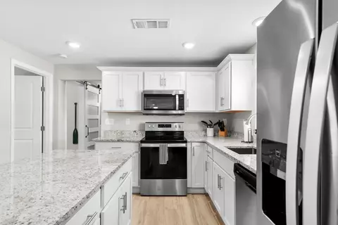 Kitchen - 20 S Oak Dr, Surfside Beach, SC 29575 photo 10 of 11