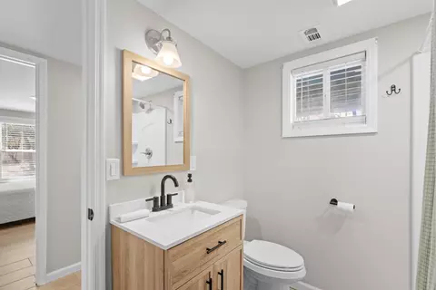 Bath - 20 S Oak Dr, Surfside Beach, SC 29575 photo 2 of 4