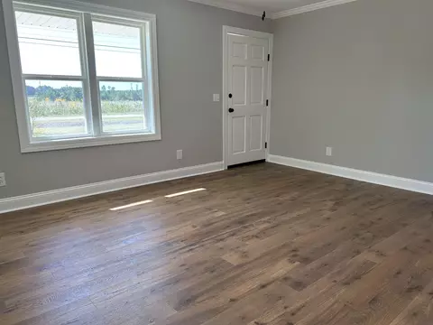 Living - 17 Ard Cir, Hemingway, SC 29554 photo 1 of 2