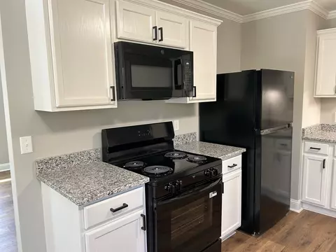 Kitchen - 17 Ard Cir, Hemingway, SC 29554 photo 1 of 2