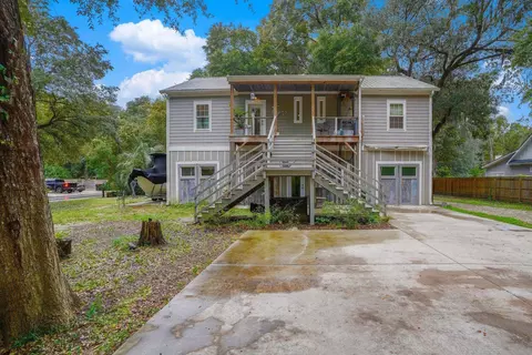 709 Old Waccamaw Dr, Pawleys Island, SC 29585