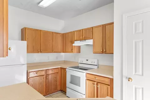 Kitchen - 308 Kiskadee Loop #C, Conway, SC 29526 photo 4 of 5