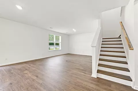 Living - 172 Buckingham Dr, Conway, SC 29526 photo 1 of 4