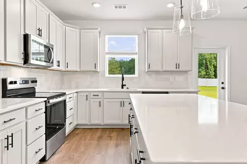 Kitchen - 172 Buckingham Dr, Conway, SC 29526 photo 2 of 2
