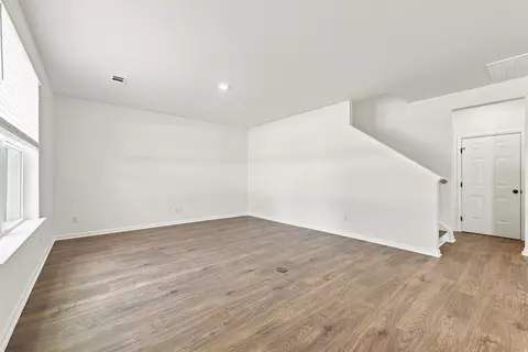 Living - 172 Buckingham Dr, Conway, SC 29526 photo 3 of 4