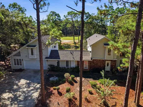 62 Bonneau Ct, Pawleys Island, SC 29585