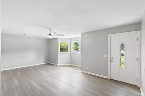Living - 4249 E Highway 9, Loris, SC 29569 photo 2 of 5