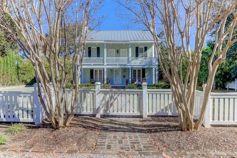 210 Bennett St, Mount Pleasant, SC 29464 photo 1