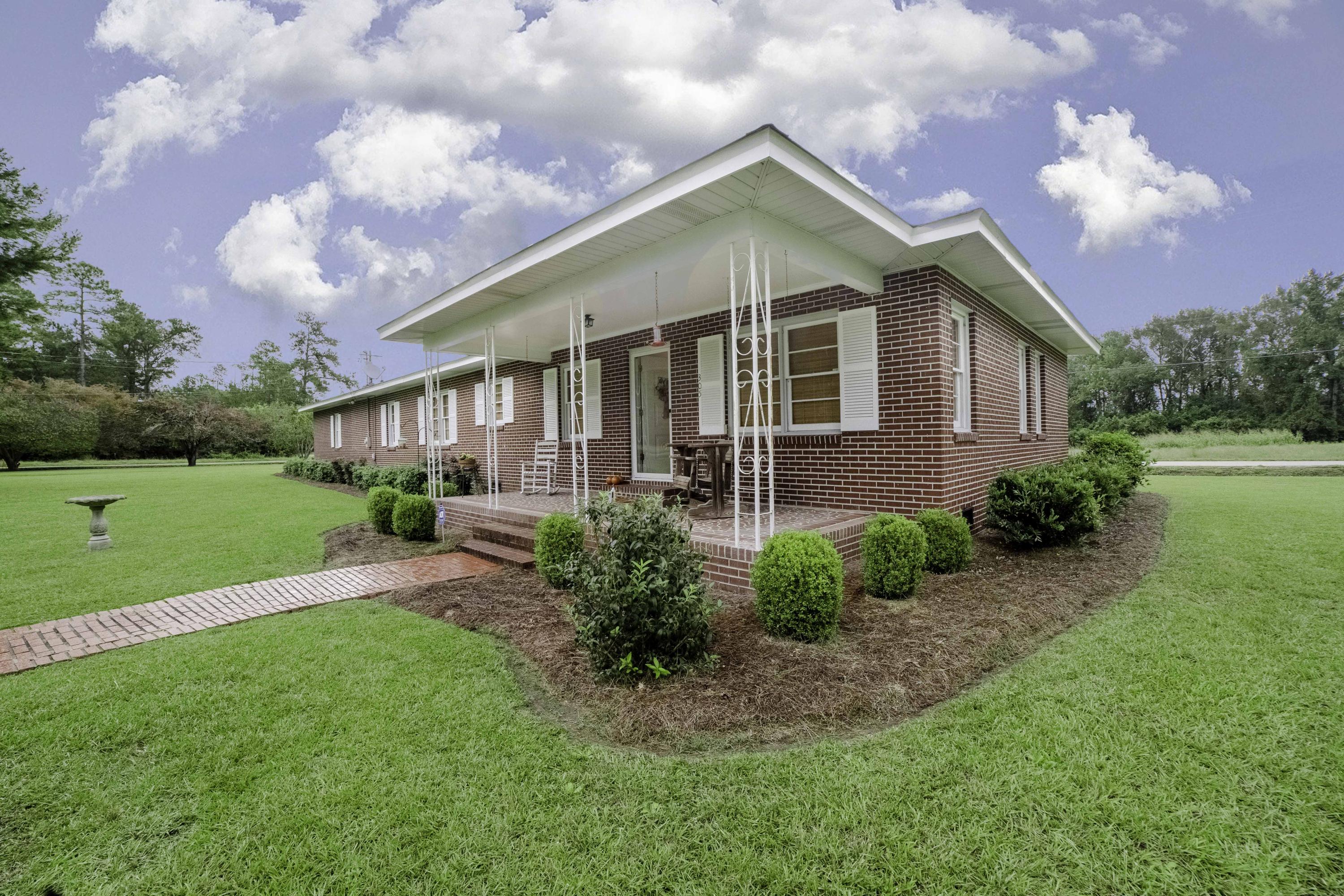305 Stack Ave, Elloree, SC 29047 photo 1