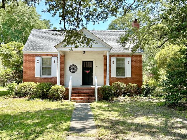 109 Cooper St, Kingstree, SC 29556 | 7 Photos - Movoto