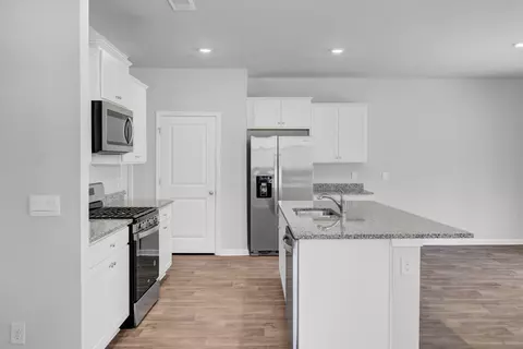 Kitchen - 466 Cedarview Rd, Summerville, SC 29486 photo 4 of 7