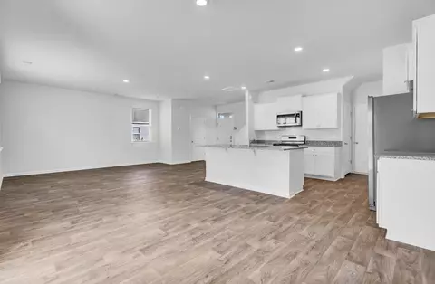 Kitchen - 466 Cedarview Rd, Summerville, SC 29486 photo 2 of 7