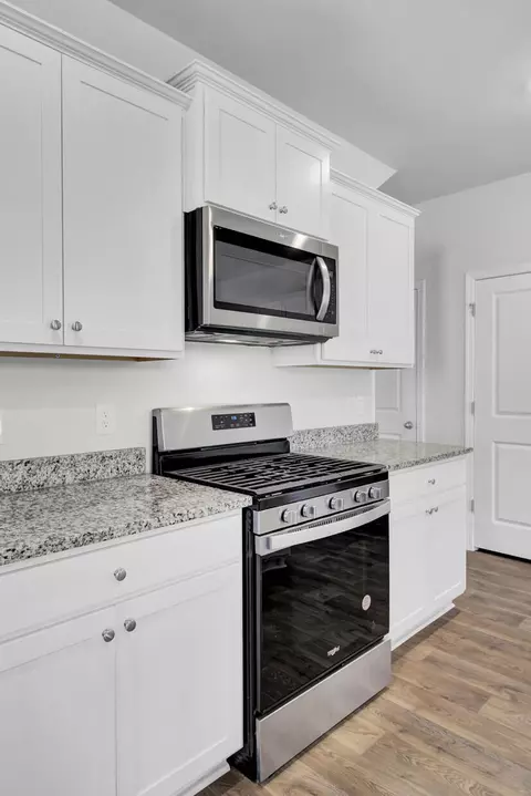Kitchen - 466 Cedarview Rd, Summerville, SC 29486 photo 6 of 7