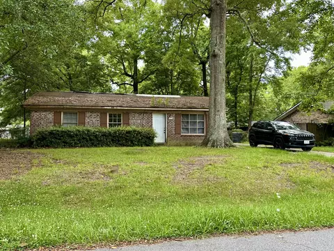 2615 Myrtis Ln, North Charleston, SC 29406