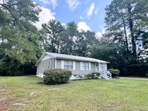 313 Pine Needle Rd, Walterboro, SC 29488