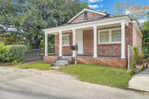 2016 Echo Ave, North Charleston, SC 29405
