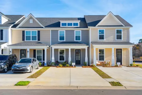 814 Alma Square Dr, Moncks Corner, SC 29461