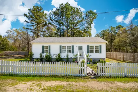 5638 Dixie Plantation Rd, Hollywood, SC 29449