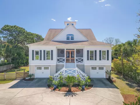 3013 Middle St, Sullivans Island, SC 29482