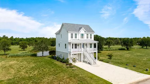 1716 Cravens St, Georgetown, SC 29440 photo 2