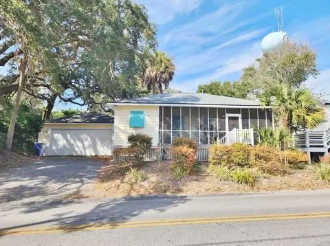 504 E Cooper Ave, Folly Beach, SC 29439