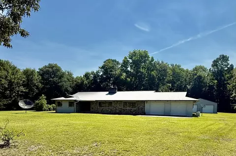 1474 Mandella Rd, Bonneau, SC 29431