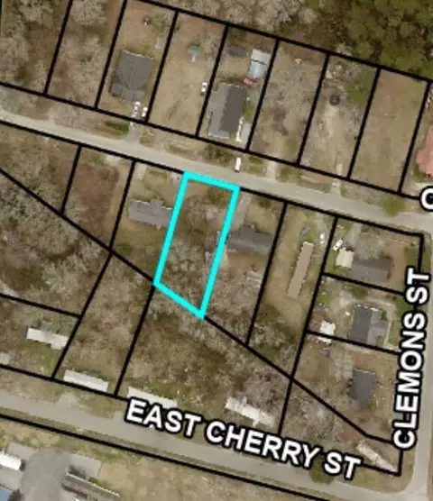 8 Clair St, Andrews, SC 29510