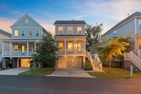 3008 Evening Tide Dr, Hanahan, SC 29410