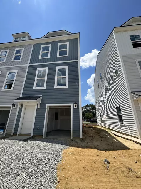 4633 Forest Hills Dr #1403, North Charleston, SC 29418