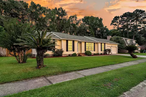 1647 Sulgrave Rd, Charleston, SC 29414