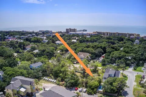 208 W Indian Ave, Folly Beach, SC 29439
