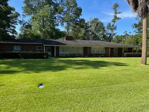 201 Overhill Dr, Walterboro, SC 29488