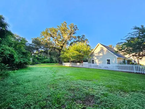 310 Drayton St, Mcclellanville, SC 29458 photo 2