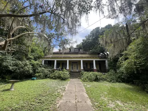 422 Hampton St, Walterboro, SC 29488