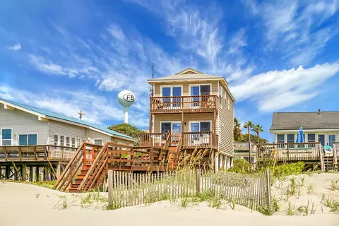 519 E Arctic Ave, Folly Beach, SC 29439