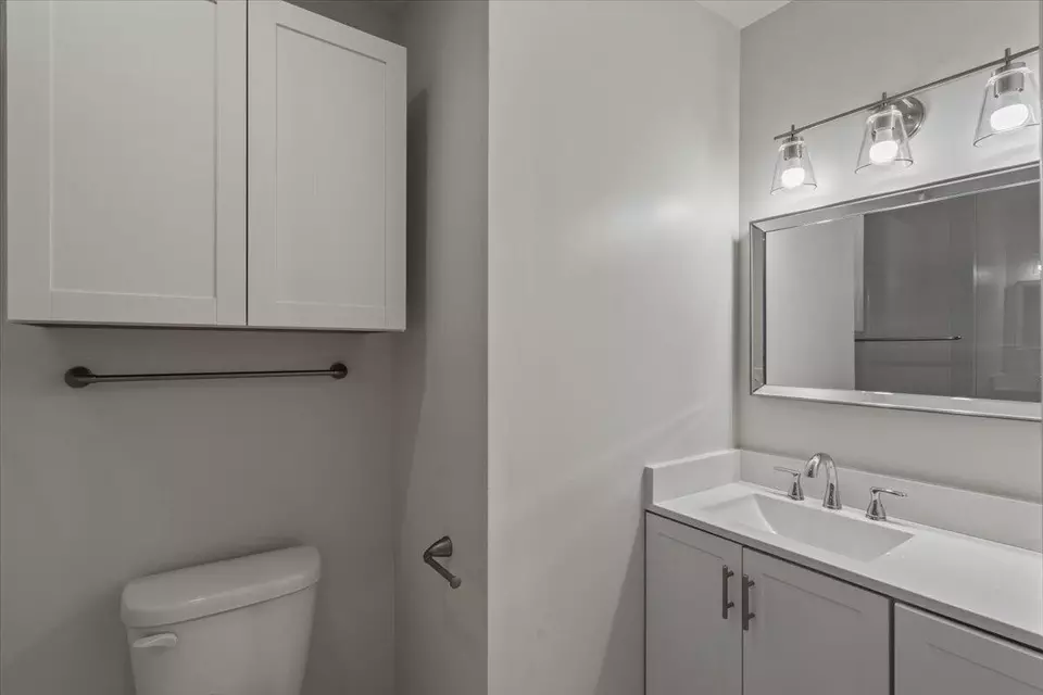 Bath - 1333 Teal Ave, Charleston, SC 29412 photo 3 of 7