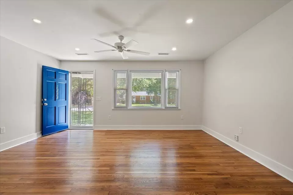 Living - 1333 Teal Ave, Charleston, SC 29412 photo 5 of 9