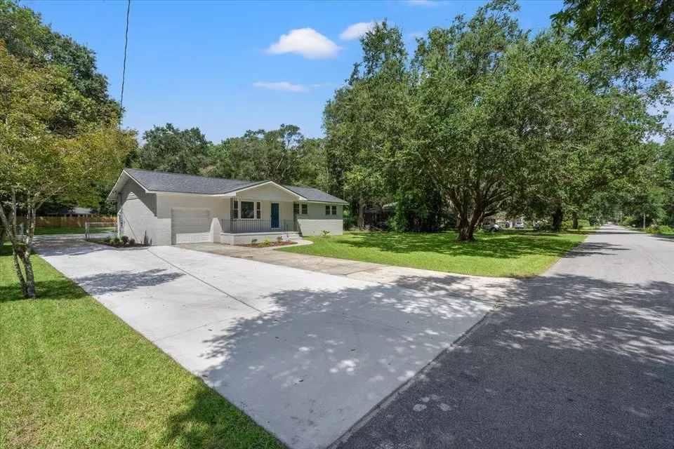 Exterior - 1333 Teal Ave, Charleston, SC 29412 photo 6 of 20