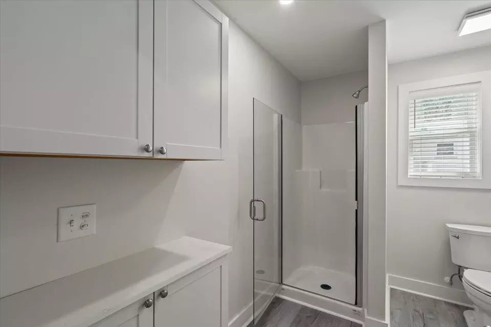 Bath - 1333 Teal Ave, Charleston, SC 29412 photo 5 of 7