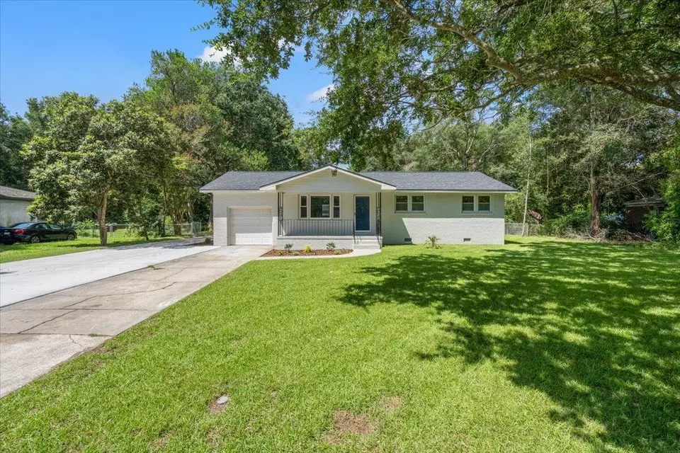 Exterior - 1333 Teal Ave, Charleston, SC 29412 photo 4 of 20