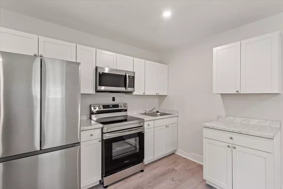 Kitchen - 1333 Teal Ave, Charleston, SC 29412 photo 5 of 5