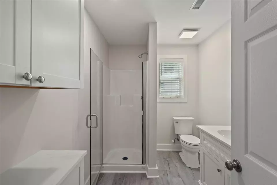 Bath - 1333 Teal Ave, Charleston, SC 29412 photo 6 of 7